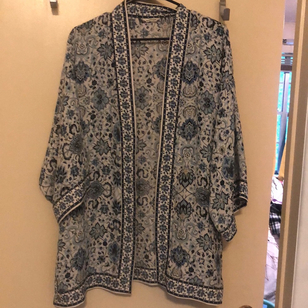 Kimono type shawl/shrug